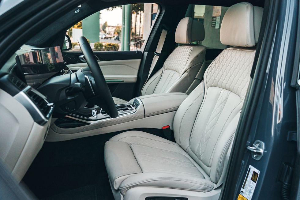 New-2024-BMW-X7-xDrive40i (6)